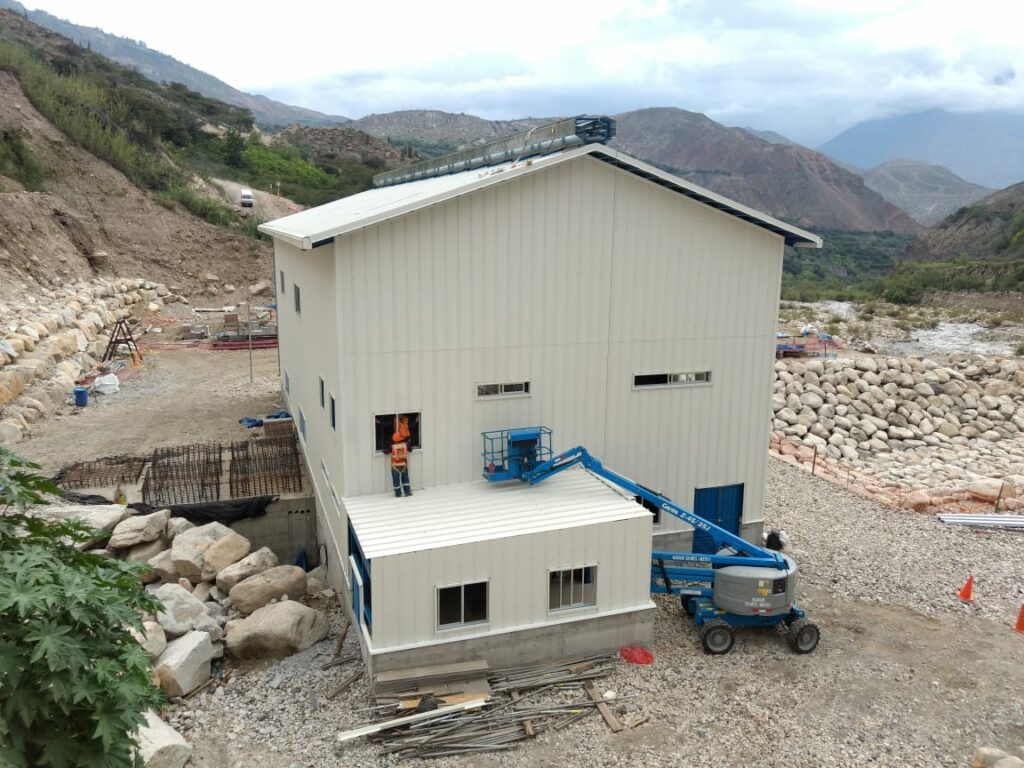 Nave industrial para Cobra — FyCo estructuras metálicas