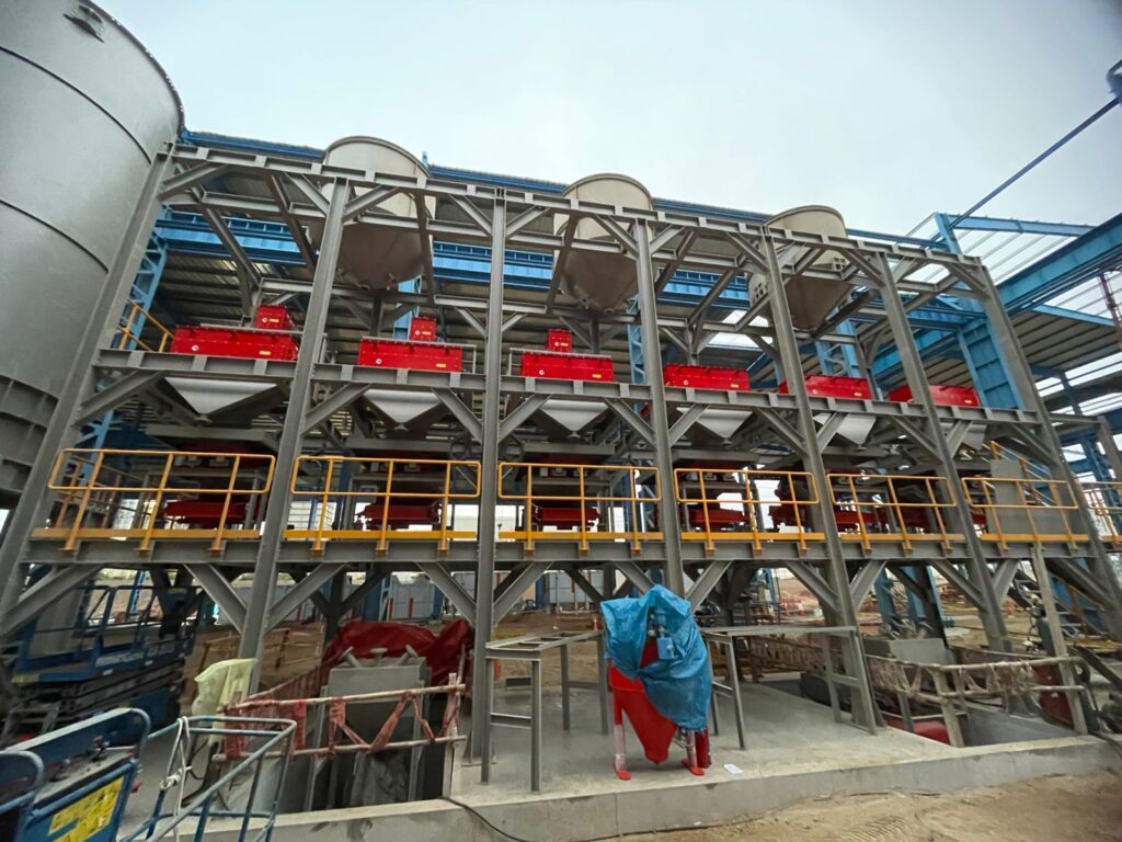 Fabricación y montaje de estructuras metálicas y silos - Bradken | FyCo